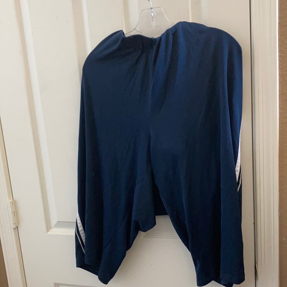 FINAL MARKDOWN Men’s champion shorts xxl
